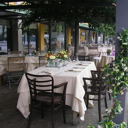 Grand Hotel De La Ville Parma Esterno foto Restaurant in Italy