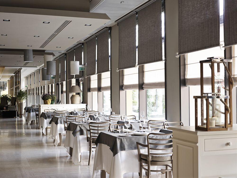 Grand Hotel De La Ville Parma Esterno foto Restaurant