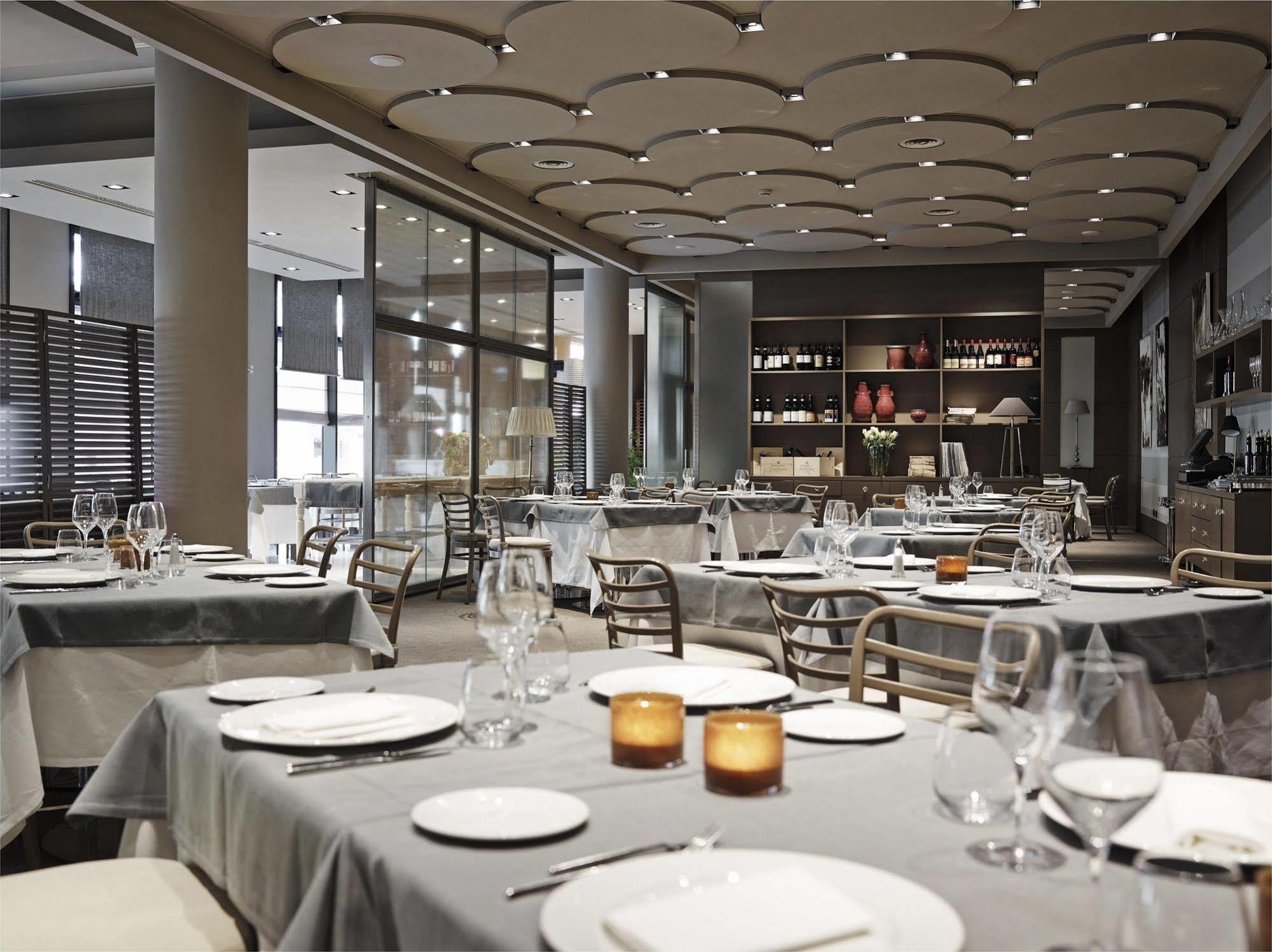 Grand Hotel De La Ville Parma Esterno foto Restaurant "La Perruche"