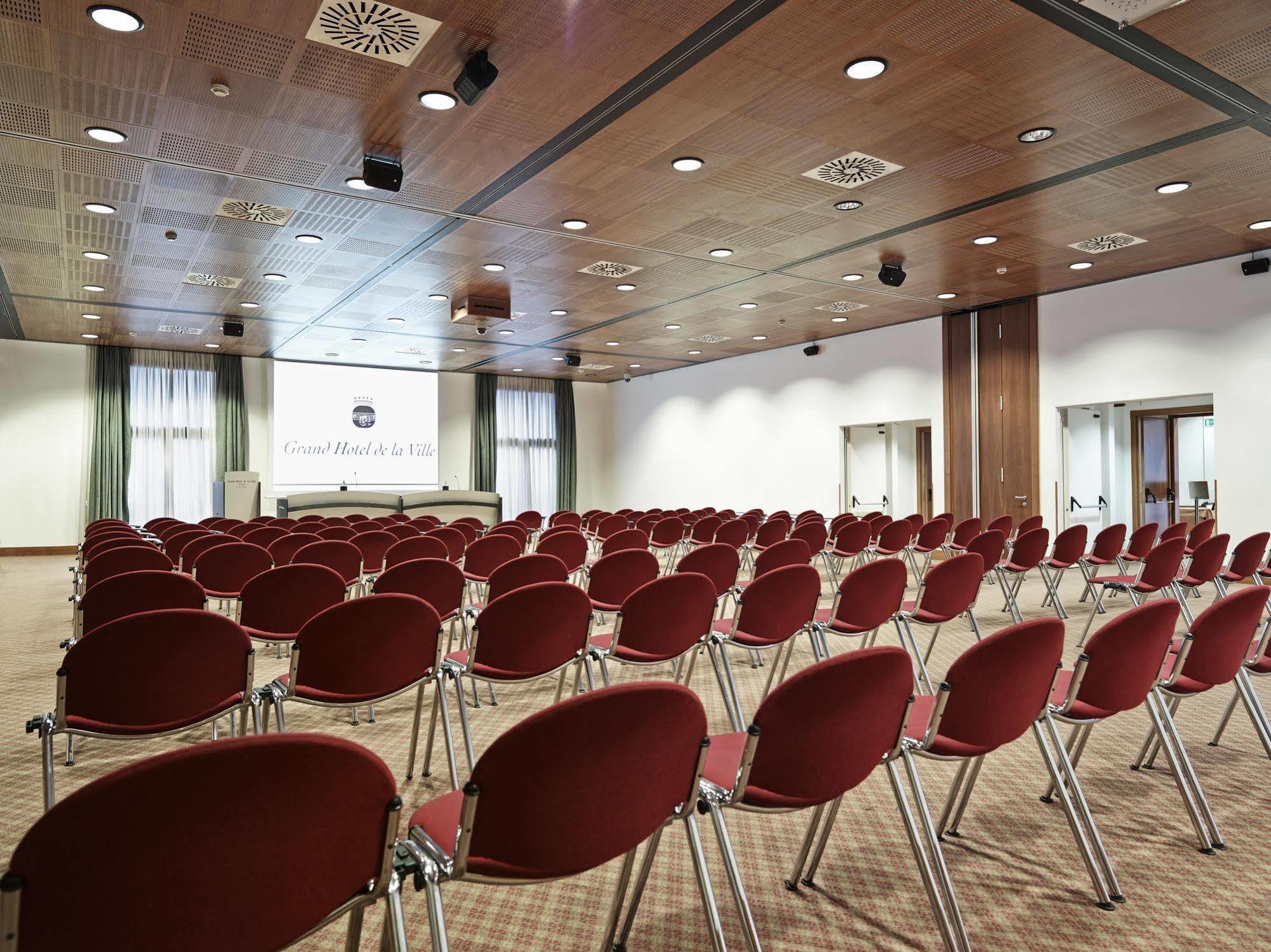 Grand Hotel De La Ville Parma Esterno foto The Auditorium